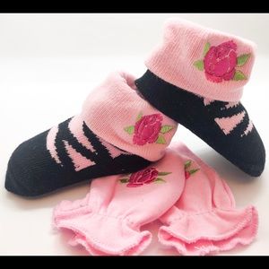 Stepping Stones Socks & Mitts Set